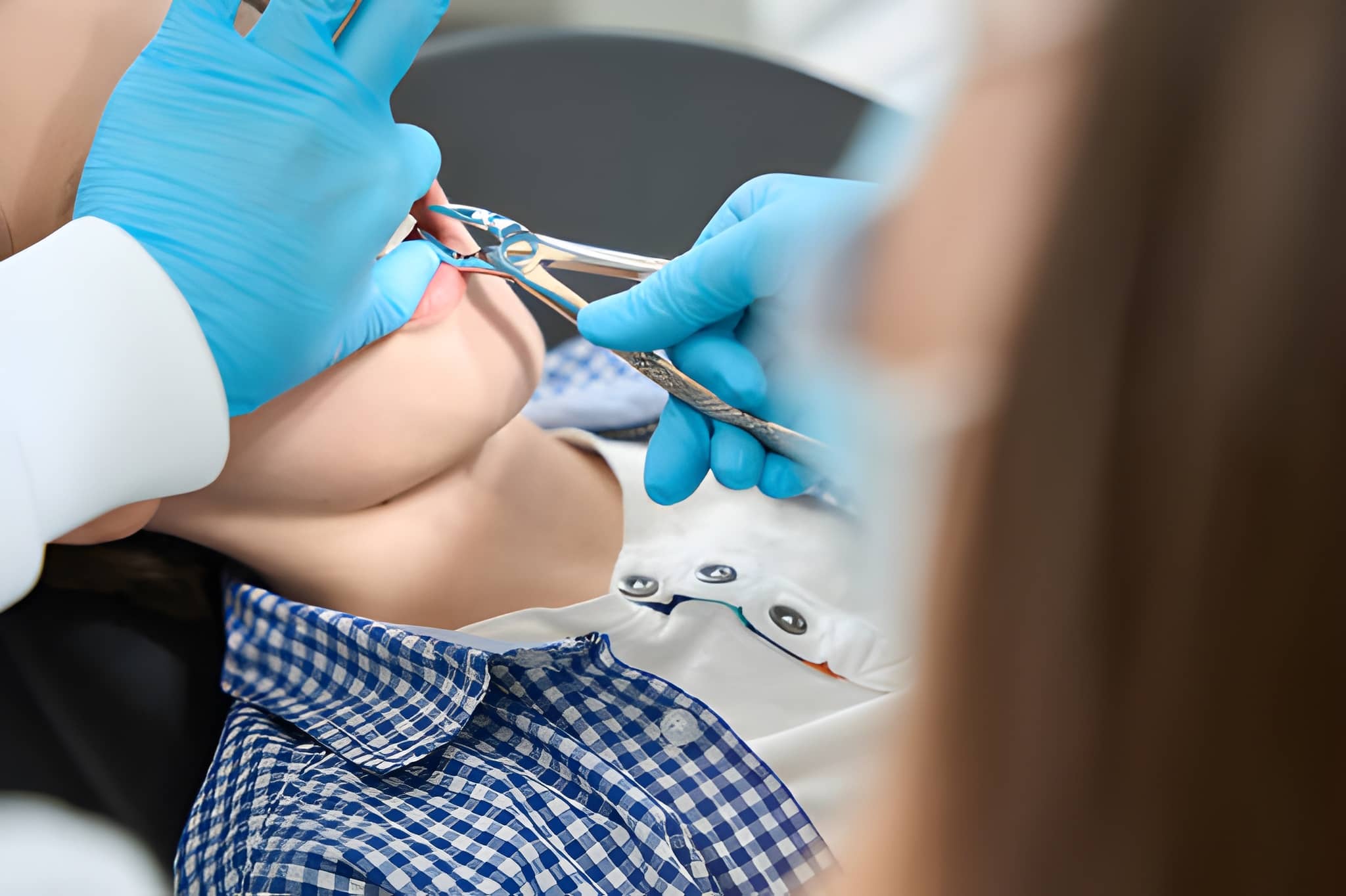 How Caring Modern Dentistry Makes Tooth Extractions Comfortable and Stress-Free_FI